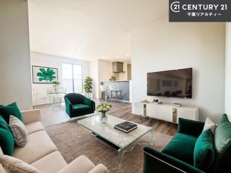 ���r���O �Ƌ��CG�p�[�X�ł��B��؂ȉƑ����W�܂邩�炱��LDK�ɂ͂�����肽���B
�q�����������C�ɏ΂��Ȃ��瑖�����Ă���p�����������u�L���Ƃɂ��ėǂ������v�Ǝv���u�Ԃł��B