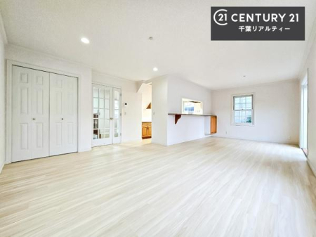 ���r���O �J�����̂���L�XLDK�I�\�t�@�[��_�C�j���O�e�[�u����u���Ă������ɂȂ�Ȃ��̂ŉ��K�ɉ߂����܂��I�R�~���j�P�[�V���������₷�����r���O�ł��I