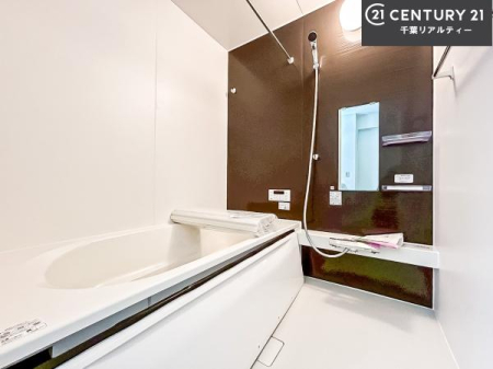 ���� �������������l�̕��͋C�̃o�X���[���́A�����o�Ă��ăo�X�^�C�����[���I
���d���撣���Ă��邲�J���ɂ��D�݂̓����̓����܂����āA�y����ł݂Ă͂������ł��傤���H