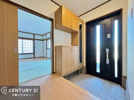 ���� �V���[�Y�{�b�N�X�t���Ȃ̂ŁA���ւ��Еt�����|�������₷���ł��I
�X�b�L���������ւŌ˂��J�����u�ԁA�������̂���S�n������Ԃ��o�}���Ă���܂��B
