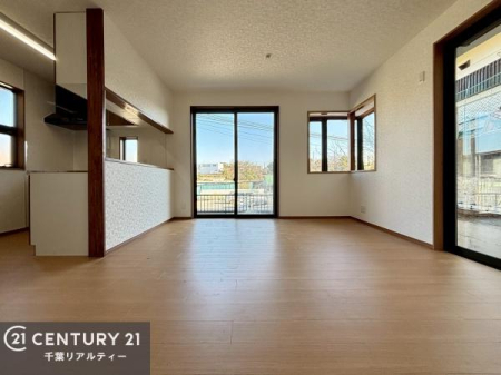 ���r���O �D�����z���܂肪���r���O����ł���ċ��S�n�̗ǂ���Ԃ����o���Ă���܂��I
���났�̎��Ԃ��߂����܂��I