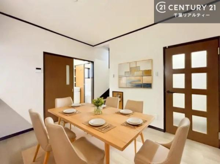 ���r���O �Ƌ��CG�p�[�X�ł��B�S�n�ǂ����r���O�͉Ƒ������R�ƏW�܂�܂��B�Ƒ��c�R�̎��Ԃ����������ł��B���Ƒ��ƁA����w�[���������Ԃ��߂��������ł��ˁB