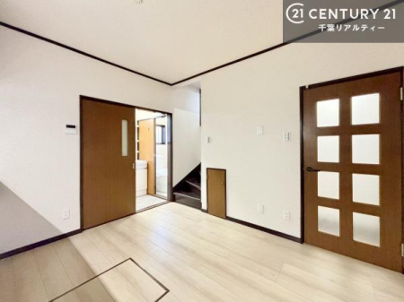 ���r���O �D�����z���܂肪���r���O����ł���ċ��S�n�̗ǂ���Ԃ����o���Ă���܂��I
���났�̎��Ԃ��߂����܂��I