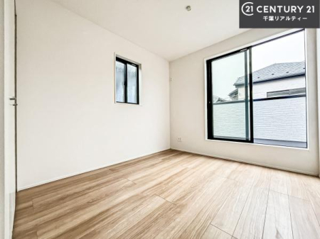 �m�� �o���R�j�[�ɖʂ��Ă���m���ł��B���邭�����肪����A���C����������ł��܂��I���N���āA�O�ɏo�Ĕw�L�т����[�ċz�����ǂ������}������邱�Ƃ��ł��܂��B