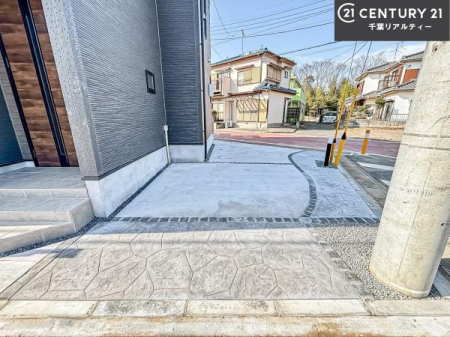 ���ԏ� ���ԃX�y�[�X��2�䕪����܂��I�Z�J���h�J�[�͂������A�o�C�N�⎩�]�ԂȂǂ��u���ꏊ�ɍ���܂���B