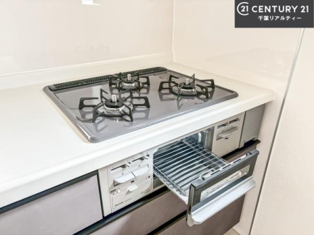 �L�b�`�� �R�����͎O������̂ł������̓����i�s���ł��܂��B
�������O�����t���ł��B�����X�y�[�X���L�X���Ă���׍�Ƃ����₷���I