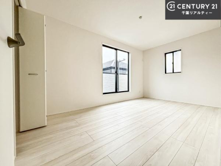 ���r���O�ȊO�̋��� �V���v���Ƀf�U�C������Ă��邽�߁A�Ƌ��I�т܂���I
���C�ɓ���̉Ƌ��u���Ă��낰���Ԃ���邱�Ƃ��ł��܂��B