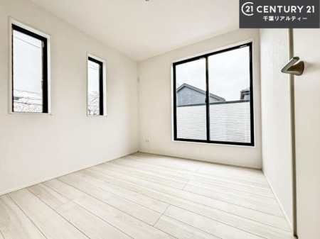 �m�� �o���R�j�[�ɖʂ��Ă���m���ł��B���邭�����肪����A���C����������ł��܂��I���N���āA�O�ɏo�Ĕw�L�т����[�ċz�����ǂ������}������邱�Ƃ��ł��܂��B