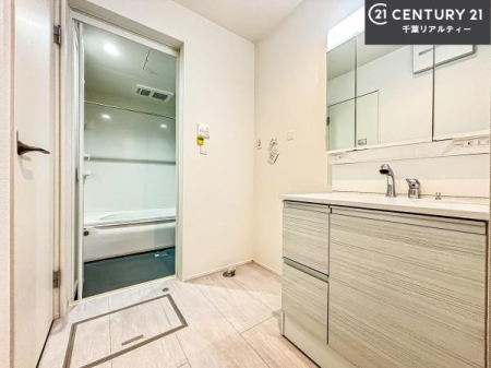 ���ʑ�E���ʏ� �[�����ʑ�{�E���́A�������˂ɂ����̂ł�����ꂪ�y�X�I���������ۂĂ܂��I
�L���C�Ȑ��ʏ��Ŏ��������̃��`�x�[�V�������オ��܂��ˁI