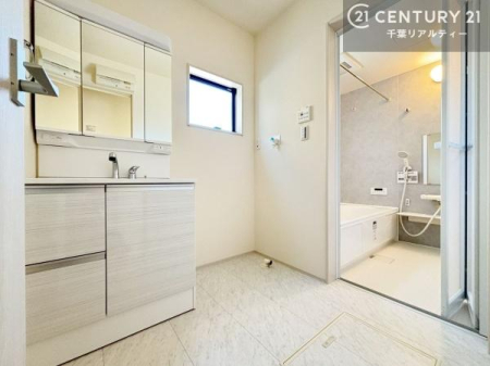 ���ʑ�E���ʏ� �O�ʋ��d�l�̐��ʏ��́A�g�����Ȃ݂����₷������I���͎��[�ɂȂ��Ă��܂��B�h���C���[�₨���ϓ����Еt������̂Ő��ʑ������X�b�L���ƌ����邱�Ƃ��o���܂��I