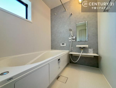 ���� �L�X�o�X�ň���̔������t���b�V���B�����L�΂���̂ŁA�����ɂ��������ƐZ����܂��ˁI�����̃o�X�^�C�����y���݂ɂȂ�܂��B