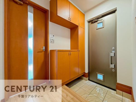 ���� �V���[�Y�{�b�N�X�t���Ȃ̂ŁA���ւ��Еt�����|�������₷���ł��I
�X�b�L���������ւŌ˂��J�����u�ԁA�������̂���S�n������Ԃ��o�}���Ă���܂��B