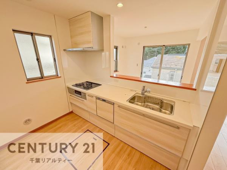 �L�b�`�� �����Ɗ��C��t���̃L�b�`���Ȃ̂ň��S���ăK�X���g�p�ł��܂��I
���ȏL�����ǂ��o���Ă���ĉq���I�ȃL�b�`�����ۂĂ܂��ˁI
