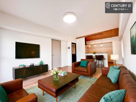 ���r���O �Ƌ��CG�p�[�X�ł��B�S�n�ǂ����r���O�͉Ƒ������R�ƏW�܂�܂��B�Ƒ��c�R�̎��Ԃ����������ł��B���Ƒ��ƁA����w�[���������Ԃ��߂��������ł��ˁB���邭�J���I�ȋ�Ԃł��B