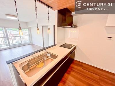 �L�b�`�� ��l�C�̑Ζʎ��V�X�e���L�b�`�����̗p���Ă��܂��I���Ƒ��̃R�~���j�P�[�V���������R�Ƒ�����݌v�ł��B
���q�l�ɂ��ڂ��͂��̂Ŋ������ł��ˁB���[�͂�����܂��I