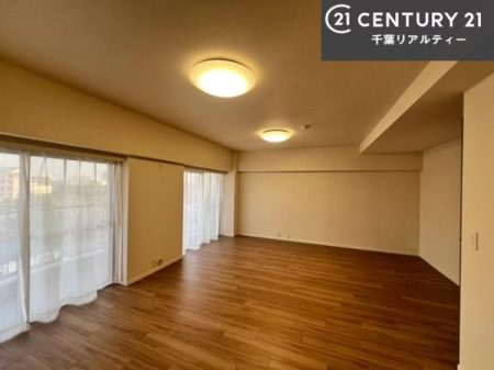 ���r���O �D�����z���܂肪���r���O����ł���ċ��S�n�̗ǂ���Ԃ����o���Ă���܂��I
���R�ƉƑ����W����b��������S�n�悢��ԁI