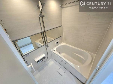 ���� �������������l�̕��͋C�̃o�X���[���́A�V�b�N�ȃf�U�C���Ńo�X�^�C�����[���I
���d���撣���Ă��邲�J���ɂ��D�݂̓����̓����܂����āA�y����ł݂Ă͂������ł��傤���H