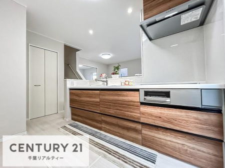 �L�b�`�� ��l�C�̑Ζʎ��V�X�e���L�b�`�����̗p���Ă��܂��I���Ƒ��̃R�~���j�P�[�V���������R�Ƒ�����݌v�ł��B
���q�l�ɂ��ڂ��͂��̂Ŋ������ł��ˁB���[�͂�����܂��I