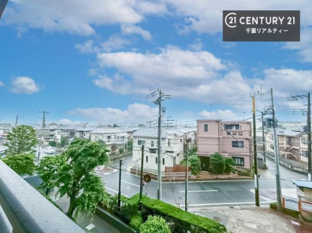 �Z�˂���̒��]�ʐ^ ������������Z��X�A���͂ɂ͍����������Ȃ��A�΂������󂪍L���J����������܂��I
�z�����傫���Ղ��邱�Ƃ�����܂���B�C�����̗ǂ������ʂ蔲����X���݂ł��B