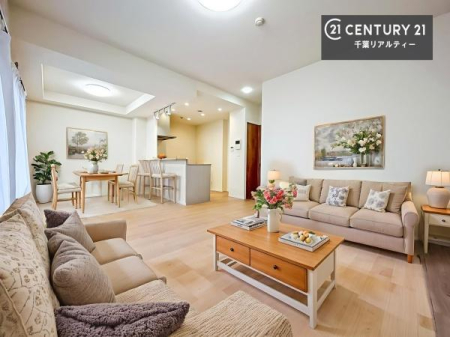 ���r���O �Ƌ��CG�p�[�X�ł��B�S�n�ǂ����r���O�͉Ƒ������R�ƏW�܂�܂��B�Ƒ��c�R�̎��Ԃ����������ł��B���Ƒ��ƁA����w�[���������Ԃ��߂��������ł��ˁB���邭�J���I�ȋ�Ԃł��B