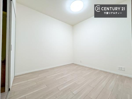 �m�� �V���v���Ƀf�U�C������Ă��邽�߁A�Ƌ��I�т܂���I
���C�ɓ���̉Ƌ��u���Ă��낰���Ԃ���邱�Ƃ��ł��܂��B