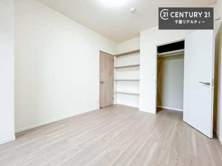 �q������ ���[�X�y�[�X���t���Ă���̂ŁA�}�ȗ��q���ł��U�炩��������������T�b�ƕЂÂ����đ�ϕ֗��ł��I�ǖʂ��L�X���Ă���̂ŁA�׋�����x�b�h�̒u����ɍ���܂���I