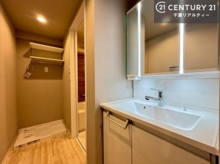 ���ʑ�E���ʏ� �O�ʋ��d�l�̐��ʏ��́A�g�����Ȃ݂����₷������I���͎��[�ɂȂ��Ă��܂��B�h���C���[�₨���ϓ����Еt������̂Ő��ʑ������X�b�L���ƌ����邱�Ƃ��o���܂��I