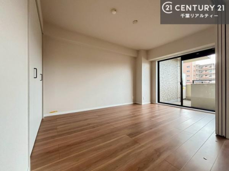 �m�� �o���R�j�[�ɖʂ��Ă���m���ł��B���邭�����肪����A���C����������ł��܂��I���N���āA�O�ɏo�Ĕw�L�т����[�ċz�����ǂ������}������邱�Ƃ��ł��܂��B