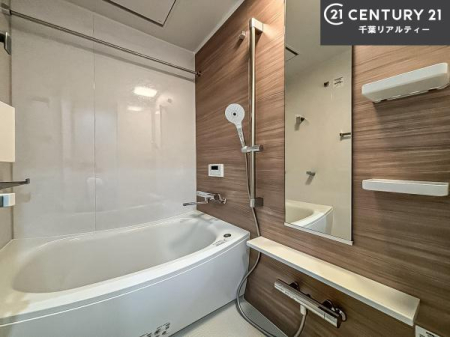 ���� �������������l�̕��͋C�̃o�X���[���́A�����o�Ă��ăo�X�^�C�����[���I
���d���撣���Ă��邲�J���ɂ��D�݂̓����̓����܂����āA�y����ł݂Ă͂������ł��傤���H