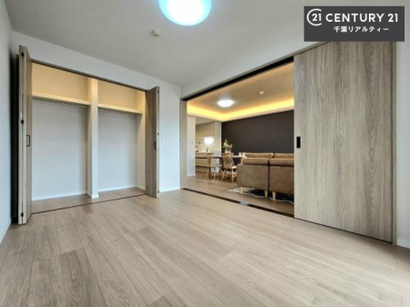 ���r���O�ȊO�̋��� �V���v���Ƀf�U�C������Ă��邽�߁A�Ƌ��I�т܂���I
���C�ɓ���̉Ƌ��u���Ă��낰���Ԃ���邱�Ƃ��ł��܂��B