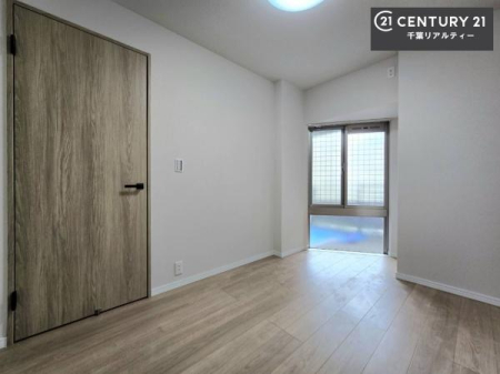 �m�� �V���v���Ƀf�U�C������Ă��邽�߁A�Ƌ��I�т܂���I
���C�ɓ���̉Ƌ��u���Ă��낰���Ԃ���邱�Ƃ��ł��܂��B