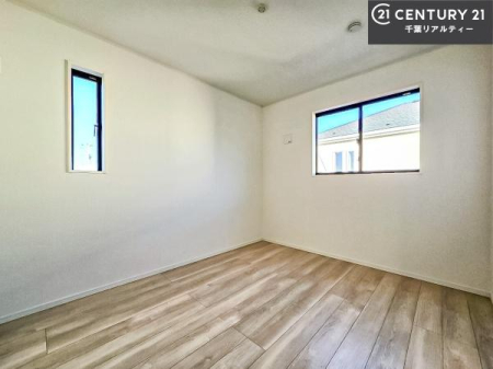 �m�� �V���v���Ƀf�U�C������Ă��邽�߁A�Ƌ��I�т܂���I
���C�ɓ���̉Ƌ��u���Ă��낰���Ԃ���邱�Ƃ��ł��܂��B