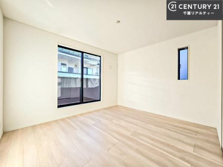 �m�� �o���R�j�[�ɖʂ��Ă���m���ł��B���邭�����肪����A���C����������ł��܂��I���N���āA�O�ɏo�Ĕw�L�т����[�ċz�����ǂ������}������邱�Ƃ��ł��܂��B