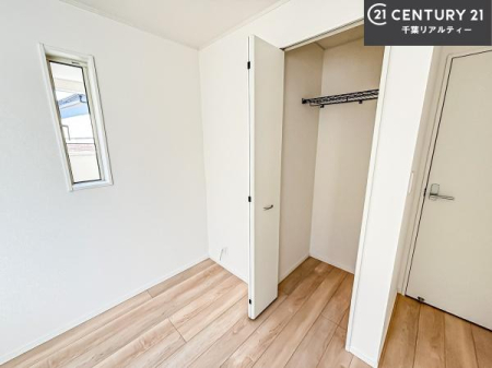 ���r���O�ȊO�̋��� ���[�X�y�[�X�����Ă��܂��I�������X�b�L�����ڂ��鎖���ł��܂��ˁB
�Ƌ��I�΂Ȃ��V���v���ȃf�U�C���ׁ̈A�Ƌ��I�΂����C�ɓ���̋�ԍ�肪�ł������ł��ˁB