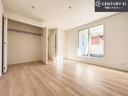 �m�� �o���R�j�[�ɖʂ��Ă���m���ł��B���邭�����肪����A���C����������ł��܂��I���N���āA�O�ɏo�Ĕw�L�т����[�ċz�����ǂ������}������邱�Ƃ��ł��܂��B