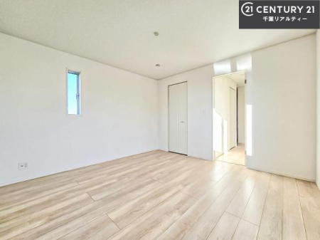 �Q�� �D���������������ޗm���́A���̖ڊo�߂��C�������ǂ������ł��ˁB���������Ԃ��������Ɖ߂������Ƃ��ł��܂��B�D�����F�����̃t���[�����O���ǂ�ȉƋ�ɂ��}�b�`���܂��I