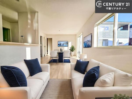 ���r���O �Ƌ��CG�p�[�X�ł��B�D�����z���܂肪���r���O����ł���ċ��S�n�̗ǂ���Ԃ����o���Ă���܂��I
���R�ƉƑ����W����b��������S�n�悢��ԁI