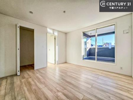 ���r���O�ȊO�̋��� ���[�X�y�[�X�����Ă��܂��I�������X�b�L�����ڂ��鎖���ł��܂��ˁB
�Ƌ��I�΂Ȃ��V���v���ȃf�U�C���ׁ̈A�Ƌ��I�΂����C�ɓ���̋�ԍ�肪�ł������ł��ˁB