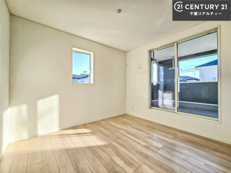 �m�� �o���R�j�[�ɖʂ��Ă���m���ł��B���邭�����肪����A���C����������ł��܂��I���N���āA�O�ɏo�Ĕw�L�т����[�ċz�����ǂ������}������邱�Ƃ��ł��܂��B