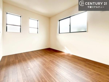 �m�� 2�ʍ̌����m�ۂ������邢�����́A���ʂ����ǂ��A���邭��ϋ��S�n�̗ǂ���ԂƂȂ��Ă���܂��B�����b�N�X���ĉ߂�����S�n�̗ǂ��������ł��I���̖ڊo�߂��X�b�L�����܂��ˁI