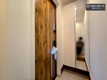 ���� �V���[�Y�{�b�N�X�t���Ȃ̂ŁA���ւ��Еt�����|�������₷���ł��I
�X�b�L���������ւŌ˂��J�����u�ԁA�������̂���S�n������Ԃ��o�}���Ă���܂��B
