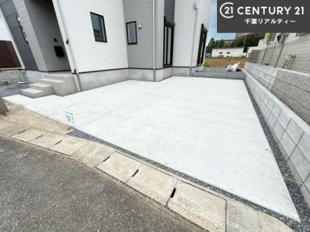 ���ԏ� ���ԃX�y�[�X��2�䕪����܂��I�Z�J���h�J�[�͂������A�o�C�N�⎩�]�ԂȂǂ��u���ꏊ�ɍ���܂���B