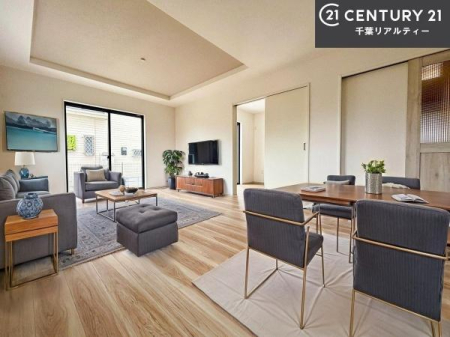 ���r���O �Ƌ��CG�p�[�X�ł��B�S�n�ǂ����r���O�͉Ƒ������R�ƏW�܂�܂��B�Ƒ��c�R�̎��Ԃ����������ł��B���Ƒ��ƁA����w�[���������Ԃ��߂��������ł��ˁB���邭�J���I�ȋ�Ԃł��B