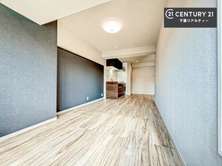 ���r���O �S�n�ǂ����r���O�͉Ƒ������R�ƏW�܂�܂��B�Ƒ��c�R�̎��Ԃ����������ł��B���Ƒ��ƁA����w�[���������Ԃ��߂��������ł��ˁB