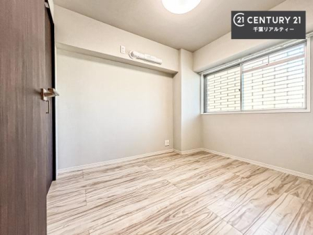 �m�� �V���v���Ƀf�U�C������Ă��邽�߁A�Ƌ��I�т܂���I
���C�ɓ���̉Ƌ��u���Ă��낰���Ԃ���邱�Ƃ��ł��܂��B