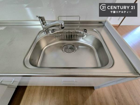 �L�b�`�� ���C�h�ȃV���N�ł��ˁI�������˂ɂ������������₷���Ǝ����y�X�d�l�̃V�X�e���L�b�`���ł��I
�f�U�C�����Ƌ@�\�������˂��L�b�`���Ő�����������܂��ˁI