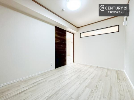 �m�� �V���v���Ƀf�U�C������Ă��邽�߁A�Ƌ��I�т܂���I
���C�ɓ���̉Ƌ��u���Ă��낰���Ԃ���邱�Ƃ��ł��܂��B