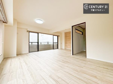 ���r���O �S�n�ǂ����r���O�͉Ƒ������R�ƏW�܂�܂��B�Ƒ��c�R�̎��Ԃ����������ł��B���Ƒ��ƁA����w�[���������Ԃ��߂��������ł��ˁB���邭�J���I�ȋ�Ԃł��B