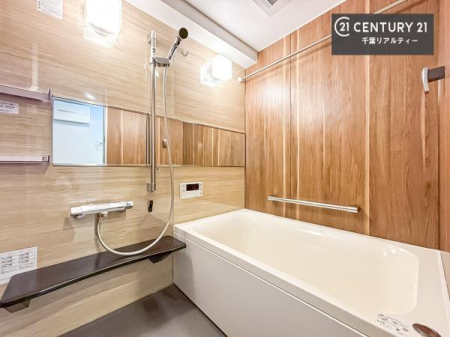 ���� �������������l�̕��͋C�̃o�X���[���́A�����o�Ă��ăo�X�^�C�����[���I
���d���撣���Ă��邲�J���ɂ��D�݂̓����̓����܂����āA�y����ł݂Ă͂������ł��傤���H
