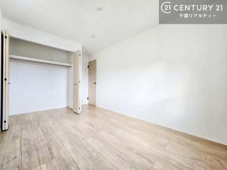 �m�� ���[�X�y�[�X�����Ă��܂��I�������X�b�L�����ڂ��鎖���ł��܂��ˁB
�Ƌ��I�΂Ȃ��V���v���ȃf�U�C���ׁ̈A�Ƌ��I�΂����C�ɓ���̋�ԍ�肪�ł������ł��ˁB